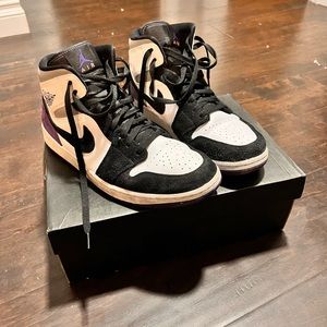 Jordan 1 mids. Varsity purple size 10